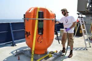 Cleaning of RCA Shallow Profiler Mooring science pod