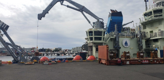 Loading of R/V Neil Armstrong