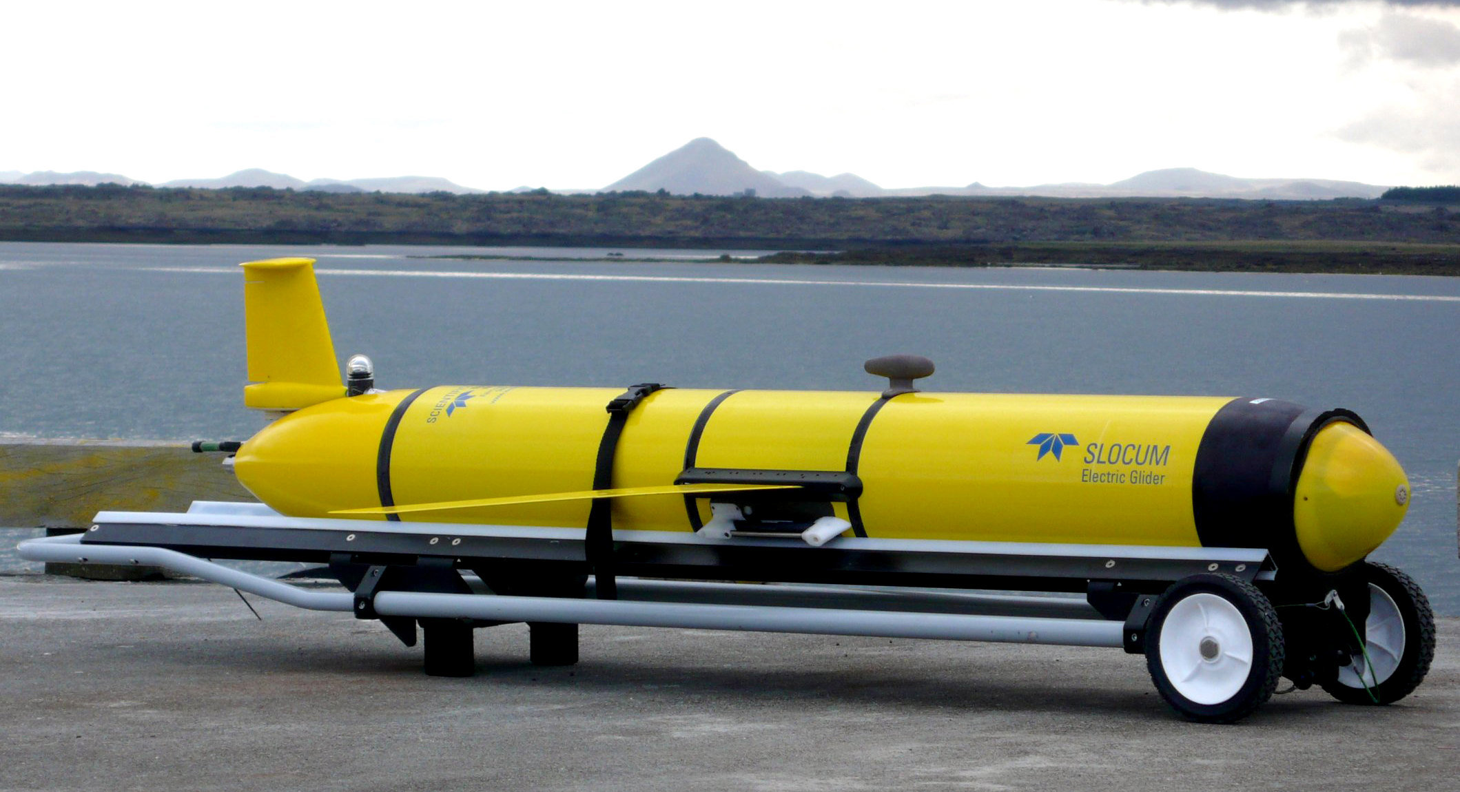 Teledyne Webb Research will modify its Slocum Glider (shown above) for the open oceans component of the Ocean Observatories Initiative. (Photo provided by Teledyne Webb Research)