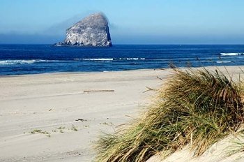 Pacific City, Oregon (Photo courtesy: bluebook.state.or.us)
