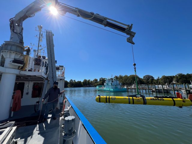 Dock test of AUV